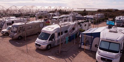 Motorhome parking space - Tennis - Spain - Camping Cabo de Gata