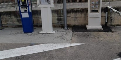 Motorhome parking space - Grauwasserentsorgung - Italy - Area di sosta Bozen