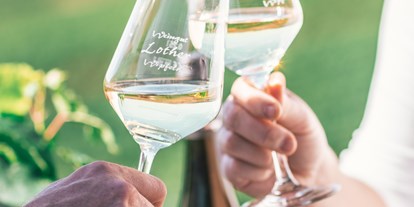 Reisemobilstellplatz - Umgebungsschwerpunkt: am Land - Franken - Ein Gläschen Wein geht immer :-) - Weingut Lother
