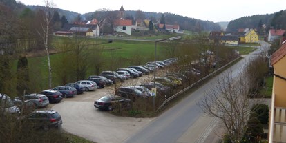 Reisemobilstellplatz - Ansbach - Draufsicht Parkplatz im November - Veitsaurach, kleines Aurachtal, nähe Schwabach
