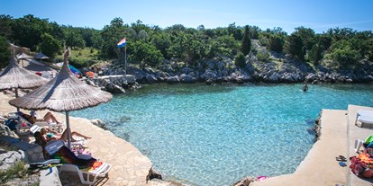 Reisemobilstellplatz - Umgebungsschwerpunkt: Stadt - Zadar - Schönes kristallklares Meer. - Kamp Kanić