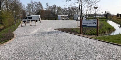 Motorhome parking space - Stromanschluss - Friesland - Camperplaats Westerdijk