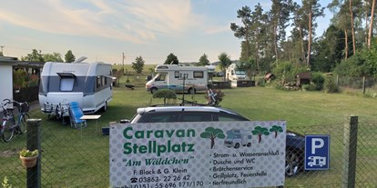 Reisemobilstellplatz - Hunde erlaubt: Hunde erlaubt - Mecklenburg-Vorpommern - Stellplatz - Am Wäldchen Stellplatz , Hofladen & Cafe 