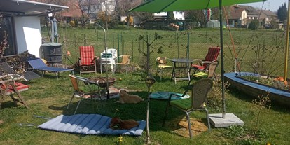 Reisemobilstellplatz - Hunde erlaubt: Hunde teilweise - Baden-Württemberg - Feuerstelle/Grillplatz - Stellplatz in unserem Garten