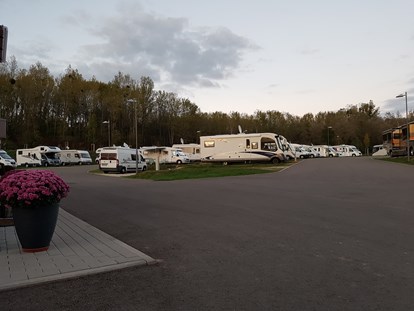 Motorhome parking space - WLAN: teilweise vorhanden - Wohnmobilpark im Saarland Thermen Resort