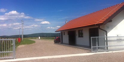 Motorhome parking space - Stromanschluss - Central Croatia - Slavonia - Eingang des Stellplatz - Sabljaci