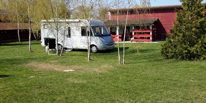 Reisemobilstellplatz - Wohnwagen erlaubt - Gallin-Kuppentin - Schwedenhof Alter Stall