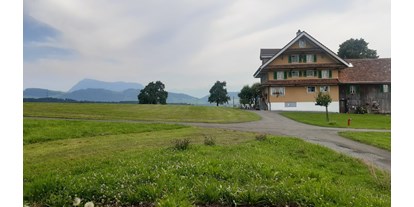 Reisemobilstellplatz - Umgebungsschwerpunkt: am Land - Morschach - Stellplatz "Rigiblick" - Alp-Panorama