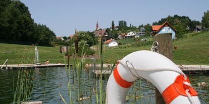 Reisemobilstellplatz - Art des Stellplatz: bei Gaststätte - Steiermark - Naturschwimmbad Jagerberg - Stellplatz am Naturschwimmbad Jagerberg