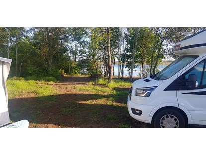 Motorhome parking space - Stromanschluss - Camp Casel - Das Feriendorf für Camping und Wohnen am Gräbendorfer See