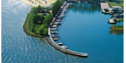 Reisemobilstellplatz - Mecklenburg-Vorpommern - Wohnmobilstellplätze am Yachthafen  Mönkebude