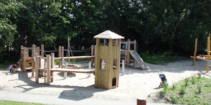 Reisemobilstellplatz - Umgebungsschwerpunkt: Meer - Mecklenburg-Vorpommern - Abenteuerspielplatz im Strandpark - Wohnmobilstellplätze am Yachthafen  Mönkebude