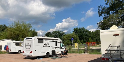 Reisemobilstellplatz - Art des Stellplatz: bei Freibad - Sachsen - Stellplatz am NaturSportbad - Wohnmobilstellplatz am Natursportbad