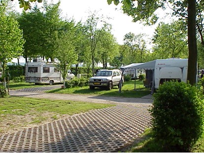 Reisemobilstellplatz - Art des Stellplatz: ausgewiesener Parkplatz - Erholungsgebiet Doktorsee