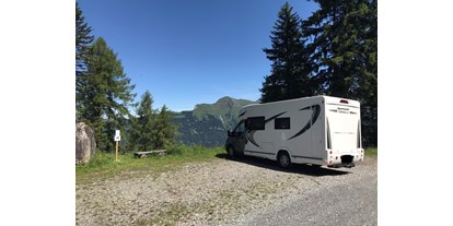 Reisemobilstellplatz - Umgebungsschwerpunkt: Berg - Graubünden - Tschiertschen, Furgglis, Winter geschlosen
