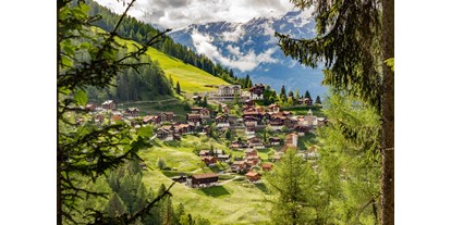 Reisemobilstellplatz - Umgebungsschwerpunkt: Berg - Graubünden - Tschiertschen - Tschiertschen, Furgglis, Winter geschlosen