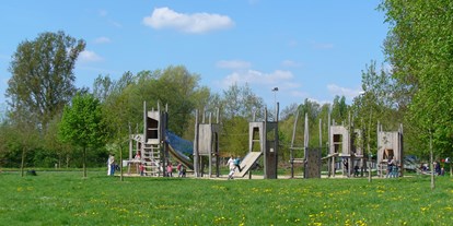 Reisemobilstellplatz - Art des Stellplatz: bei Gaststätte - Nordrhein-Westfalen - Spielplatz am Lippesee - Stellplatz am Lippesee