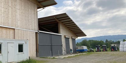 Motorhome parking space - Wohnwagen erlaubt - Switzerland - Furthof  Fry