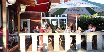 Reisemobilstellplatz - Restaurant - Weede - Bei schönem Wetter bieten wir unsere schöne Sonnenterrasse für alle Gäste an. - Restaurant ZENTRALE