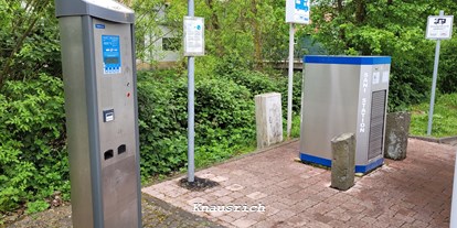 Motorhome parking space - Art des Stellplatz: bei Hallenbad - Hesse - Wohnmobilstellplatz am Erlenstadion