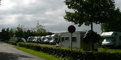 Motorhome parking space - Tennis - Münsterland - Wohnmobilstellplatz in Darfeld