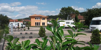 Motorhome parking space - Umgebungsschwerpunkt: Stadt - Rhineland-Palatinate - Wohnmobilstellplatz Villa Toskana