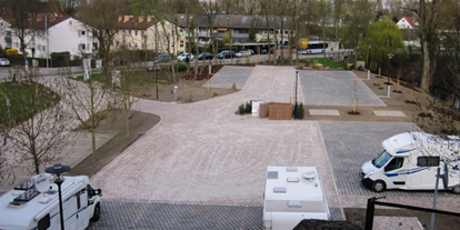 Reisemobilstellplatz - Umgebungsschwerpunkt: Stadt - Billigheim-Ingenheim - Wohnmobilstellplatz an der Carnot´schen Mauer