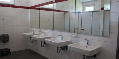 Reisemobilstellplatz - Entsorgung Toilettenkassette - Wittelshofen - Reisemobilhafen auf der Badehalbinsel Absberg