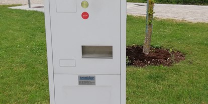 Reisemobilstellplatz - Entsorgung Toilettenkassette - Franken - PARKSCHEINAUTOMAT NUR Bargeld  - Wohnmobilstellplatz Wolframs-Eschenbach