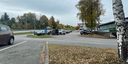 Reisemobilstellplatz - Umgebungsschwerpunkt: Stadt - Ostbayern - öffentlicher Parkplatz beim TÜV -  P5