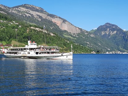 Motorhome parking space - öffentliche Verkehrsmittel - Switzerland - Rundfahrt mit Schiff ab Weggis auf dem Vierwaldstättersee - Weggis am Vierwaldstättersee