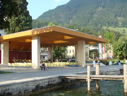 Motorhome parking space - öffentliche Verkehrsmittel - Switzerland - Weggis Pavillon am See - Weggis am Vierwaldstättersee