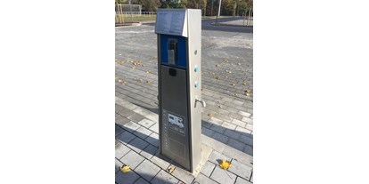 Motorhome parking space - Art des Stellplatz: bei Sehenswürdigkeit - Franken - Ver- und Entsorgungsstation - Wohnmobilstellplatz Seehofblick