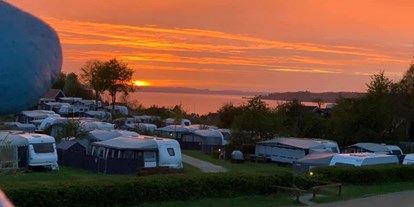Motorhome parking space - Duschen - Viborg-Region - Amazing sunsets over the Limfjord.  - Hjarbæk Fjord Camping