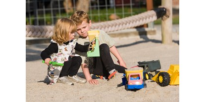 Reisemobilstellplatz - Wohnwagen erlaubt - Billund - Sandbox and playground  - LOasen Vesterhede 