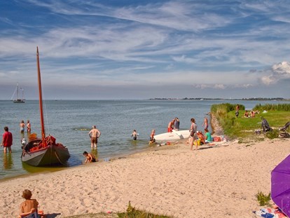 Reisemobilstellplatz - Umgebungsschwerpunkt: Meer - Campercamping 't Seleantsje Molkwerum