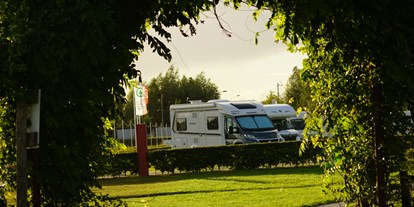 Reisemobilstellplatz - Grauwasserentsorgung - Nordbrabant - Camperplaats Jachthaven Biesbosch