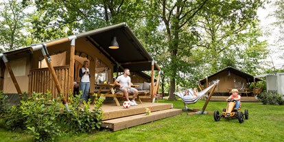 Reisemobilstellplatz - Art des Stellplatz: vor Campingplatz - Veluwe - Villatents - Camping Recreatiepark De Lucht