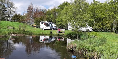 Reisemobilstellplatz - Hunde erlaubt: Hunde erlaubt - Friesland - Camperplaats Op Het Eind