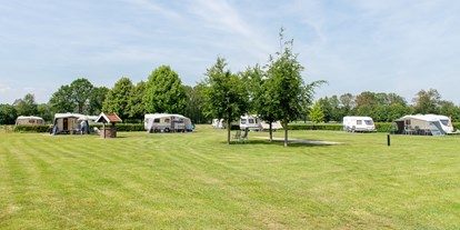 Reisemobilstellplatz - Art des Stellplatz: eigenständiger Stellplatz - Enschede - Camping de Veldzijde