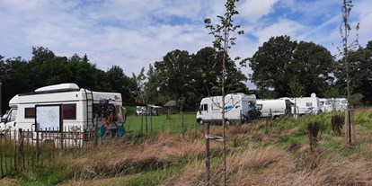 Reisemobilstellplatz - Umgebungsschwerpunkt: am Land - Nijverdal - Camperplaats Hof van (H)Eden