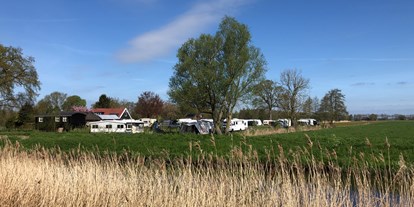 Motorhome parking space - Nord Overijssel - Vom Radweg aus gesehen - Camping Het Hazenpad