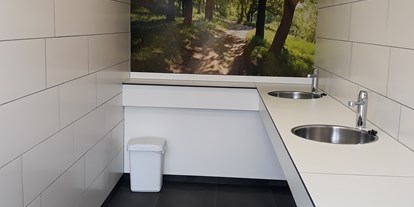 Reisemobilstellplatz - Entsorgung Toilettenkassette - Minicamping Ut Tumpke