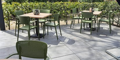 Motorhome parking space - Restaurant - Netherlands - Terrasse beim Imbiss - Camping de Waterjuffer