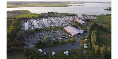 Motorhome parking space - Restaurant - Netherlands - Camping Zwaansmeerpolder
