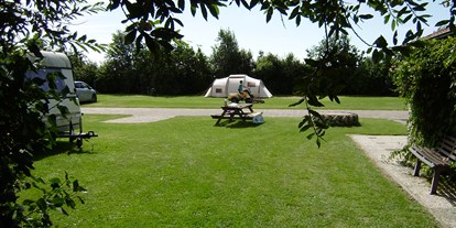 Reisemobilstellplatz - Stromanschluss - Rockanje - Campingfeld 2 - Minicamping Recreatiebedrijf Boot