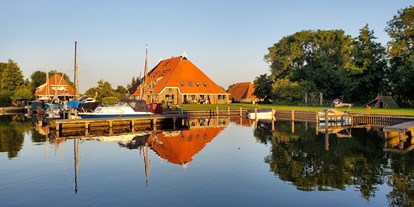 Reisemobilstellplatz - Oudega (Súdwest Fryslân) - Camping und Ferienwohnungen am Wasser - Recreatiebedrijf De Koevoet