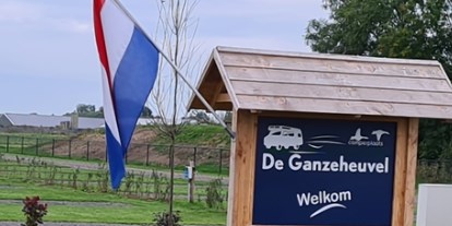 Reisemobilstellplatz - Bademöglichkeit für Hunde - Gelderland - Camperplaats de Ganzeheuvel