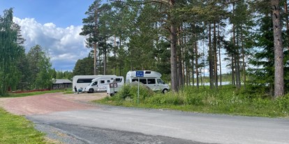 Reisemobilstellplatz - Umgebungsschwerpunkt: Fluss - Dalarna - Stellplatz für bis zu sechs Wohnmobile - Fågelsjö Gammelgård Bortom Åa