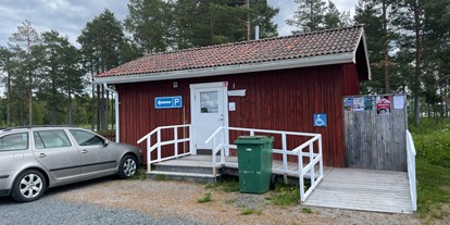 Reisemobilstellplatz - Umgebungsschwerpunkt: Fluss - Dalarna - Toiletten- und Duschhaus mit Waschmaschine - Fågelsjö Gammelgård Bortom Åa